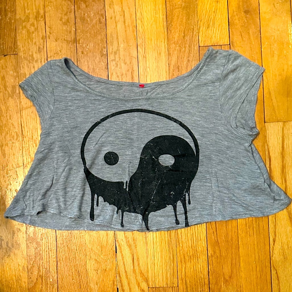 Ying yang crop top
